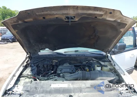 2005 Ford Expedition Xlt from USA, damaged, VIN 1FMPU16535LB11560